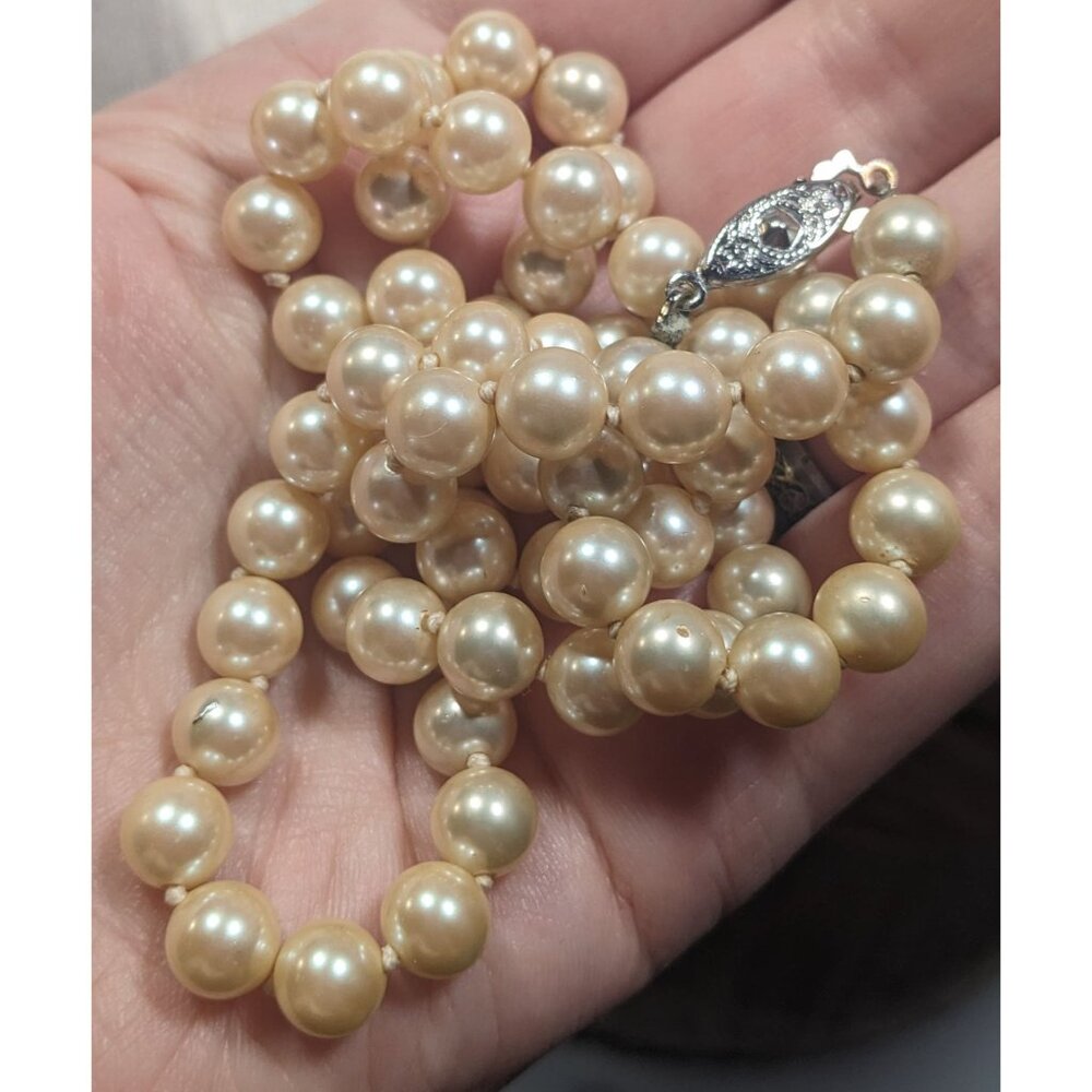 Vintage Glam Glass Pearl Beaded Necklace - Picture 3 of 4